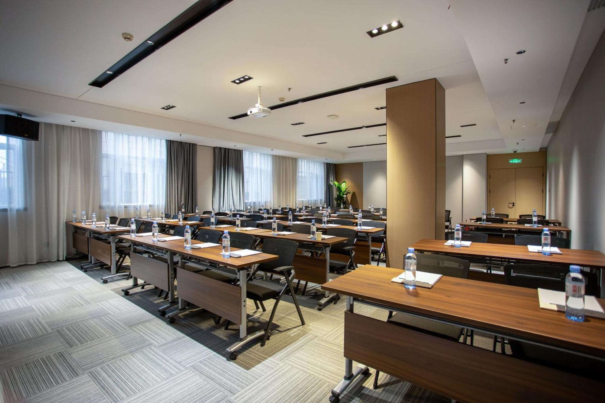 Vx Hotel Shanghai Yixian Road Dabaishu Zewnętrze zdjęcie